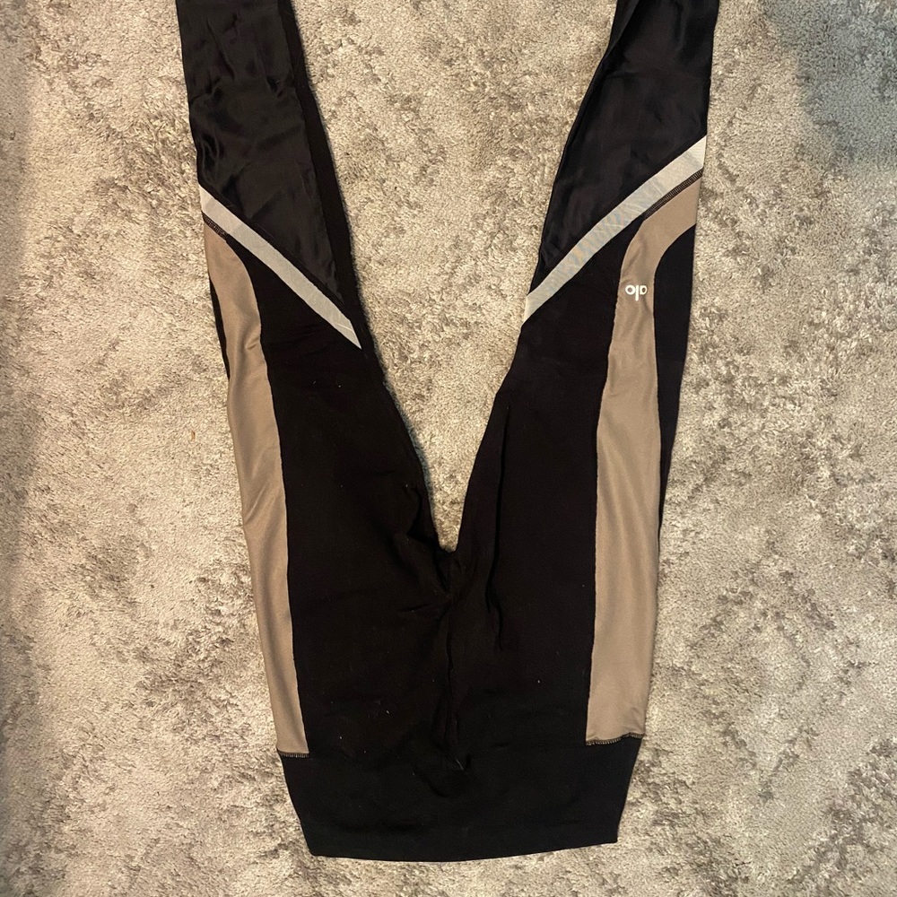 ALO leggings
